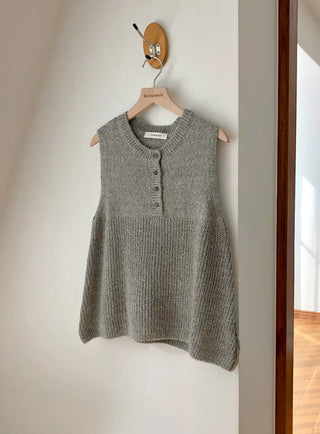 (2 colors) Button-up knit vest