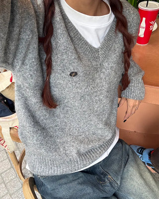 Oval Tag V-Neck Raglan Shoulder Knit Sweater