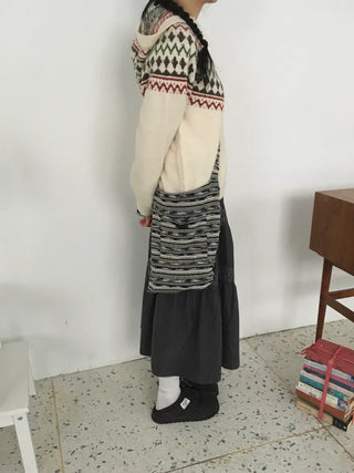 Knitted shoulder bag