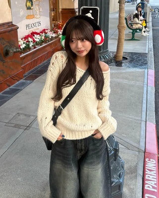 Bateau Neck Punching Point Sweater