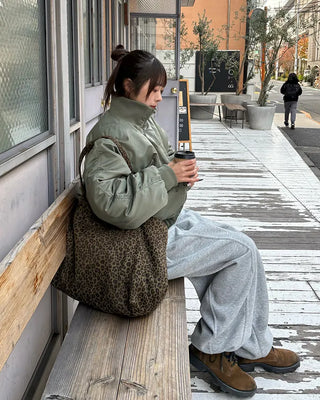 Stand-up neck flap unique pocket bomber jumper