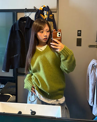 V-neck ribbed hem loose sweater