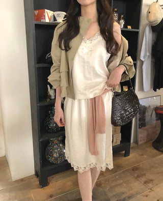 (2 colors) Lace satin top