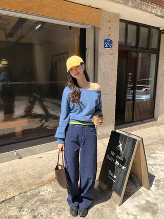 One-shoulder lettering sweatshirt