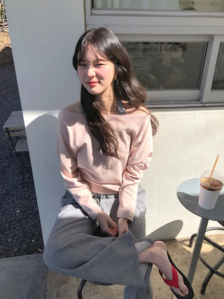 One-shoulder oversized sweatshirt