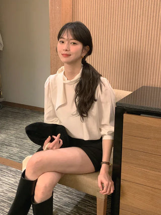 Blouse with tie