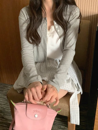 3-button cropped cardigan