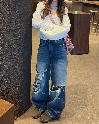 Wide distressed curved jeans