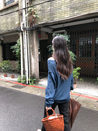 [4 colors] V-neck sleeveless knit
