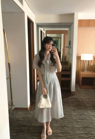 [2 colors] Tie blouse