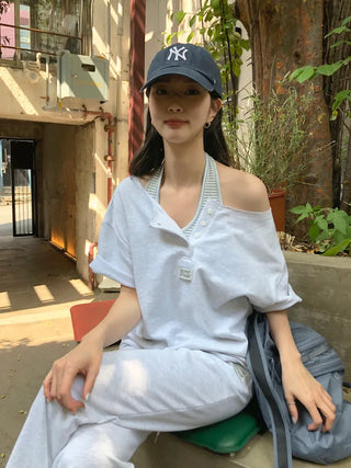 [2 colors] One-shoulder button T-shirt