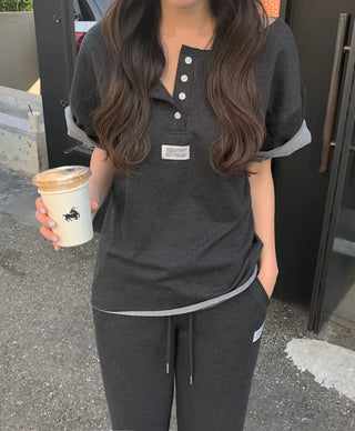 [2 colors] One-shoulder button T-shirt