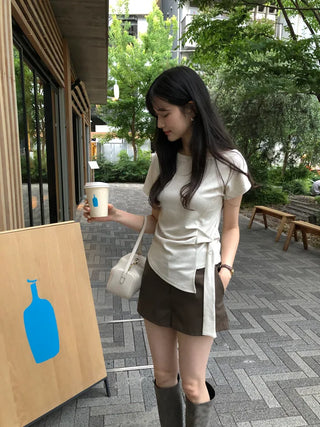 [2 colors] Loose-fitting check off-shoulder shirred puff sleeve blouse