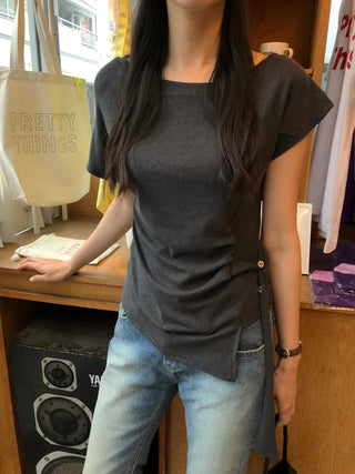[2 colors] Loose-fitting check off-shoulder shirred puff sleeve blouse