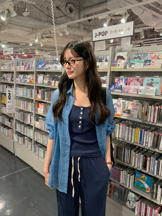 [4 colors] Two-button sleeveless shirt