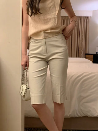 [3 colors] Two-button sleeveless shirt