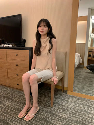 [3 colors] Two-button sleeveless shirt