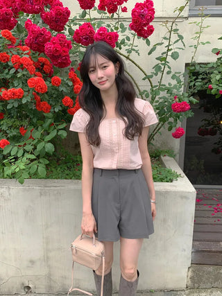 [2 colors] Square neck pintuck blouse