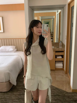[2 colors] Tie-neck sleeveless blouse