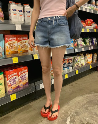Wandering denim shorts