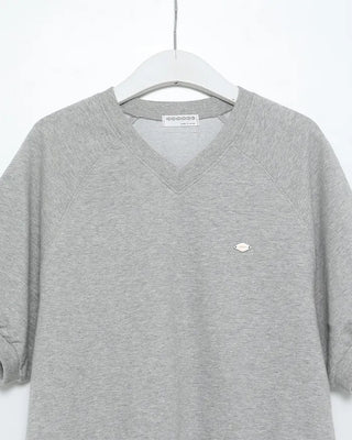 V-neck short-sleeve sweatshirt