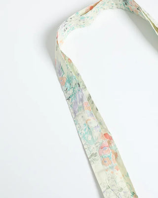 Frill Wrap Antique Flower Tote Bag