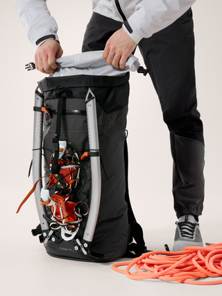 [arcteryx] Alpha FL 30 Backpack - Black