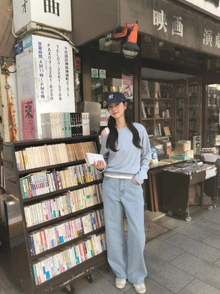One-shoulder oversized sweatshirt