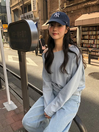One-shoulder oversized sweatshirt