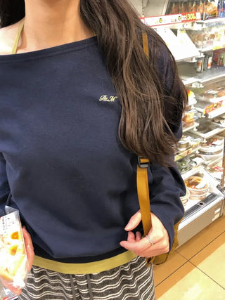 One-shoulder oversized sweatshirt