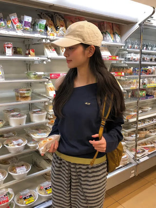 One-shoulder oversized sweatshirt