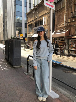 One-shoulder oversized sweatshirt