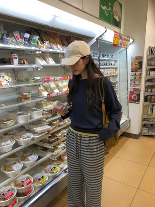 One-shoulder oversized sweatshirt