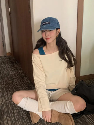 One-shoulder oversized sweatshirt