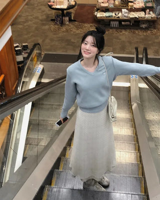 [U-neck/V-neck] 2 types of standard basic knitwear