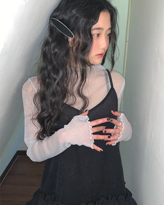 See-through layered warmer T-shirt