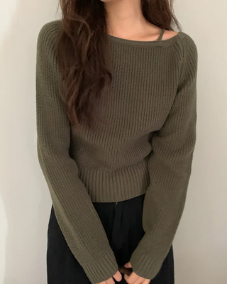 Loose-fitting off-shoulder knit
