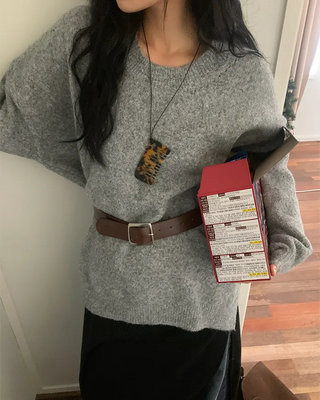 Loose-fit round knit