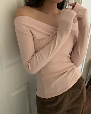 Soft brushed fleece shirred off-shoulder T-shirt
