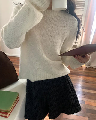 Round-neck long-sleeved knit