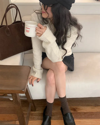Round-neck long-sleeved knit