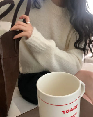 Round-neck long-sleeved knit