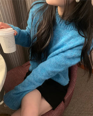 Round-neck long-sleeved knit