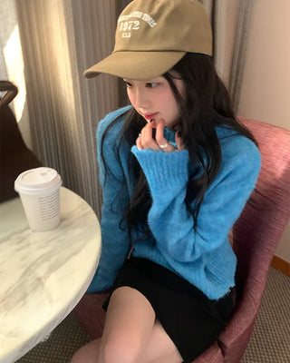 Round-neck long-sleeved knit