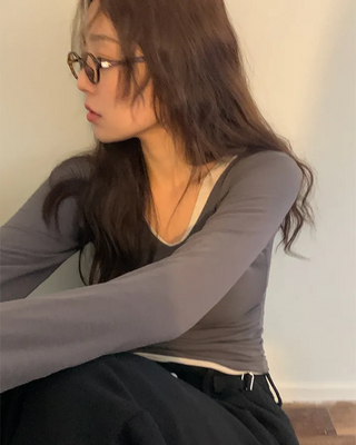 Fleece-lined V-neck cropped long-sleeve T-shirt