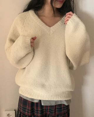 Basic Loose Fit V-Neck Knit
