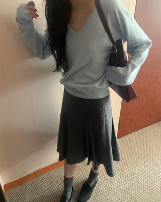 Pleated back elastic midi skirt