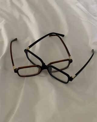 Square vintage thick-frame glasses