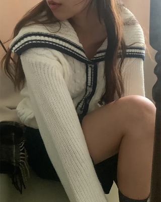 Two-tone twisted color knit cardigan