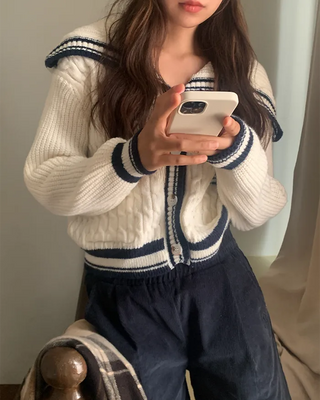 Two-tone twisted color knit cardigan